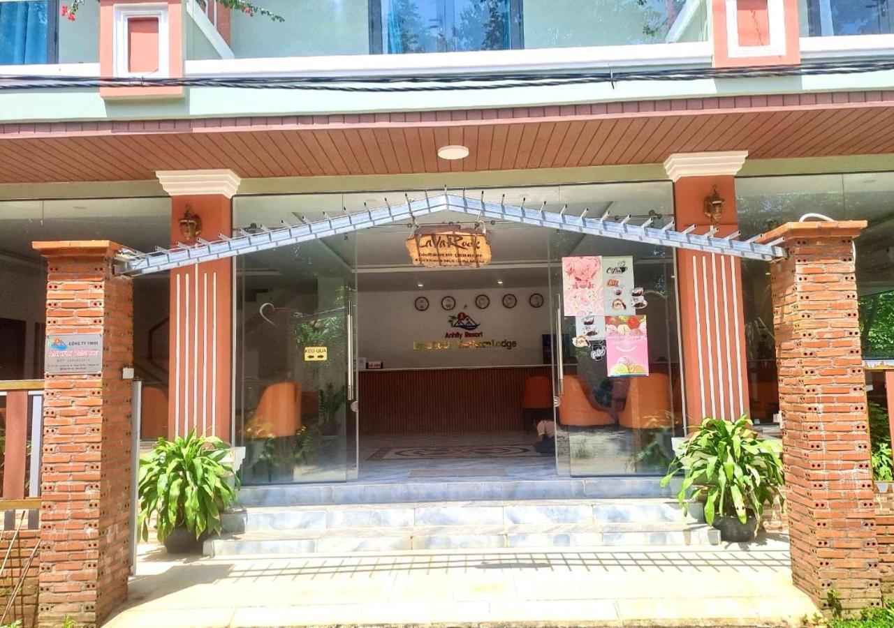 Lava Rock Viet Nam Lodge Anhfly Resort Nam Cat Tien Exterior foto